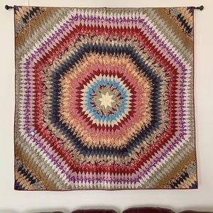 Gorgeous POTTERY BARN quilt / wall tapestry